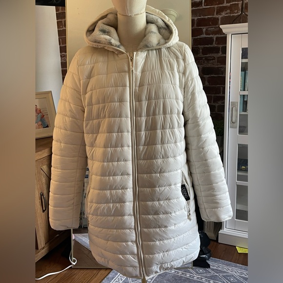 White Faux Fur Reversible Ling Puffer Coat - Sz Small - Picture 2 of 10